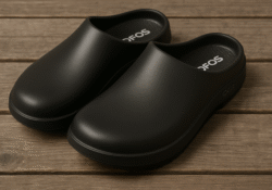 Oofos Clogs
